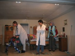Theater 2003 - Dreistes Stück im Greisenglück